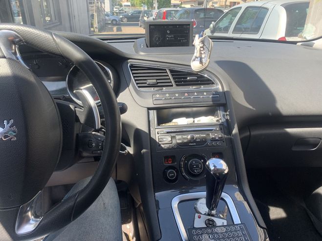 Peugeot 5008 1.6 E-HDI115 FAP ALLURE BMP6 7PL BLANC de 2013