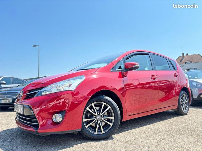 Toyota Verso 112 D-4D FAP FEEL SKYVIEW 5 PLACES Rouge de 2015