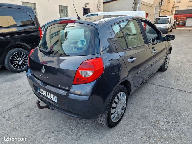 Renault Clio 1.4 essence 98ch payer en 4x fois sans f Autre de 2007