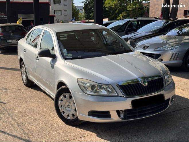 Skoda Octavia Phase 2 1.6 TDI 105CV anne 06-2010 165. Gris de 2010