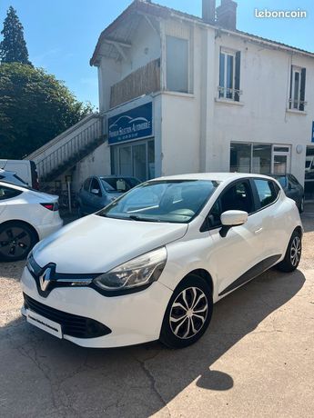  Voir détails -Renault Clio 4 1.5 dCi 90 S&S à  La Chapelle-de-Guinchay (71)