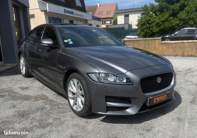 Jaguar XF 2.0 D180 180 CH R SPORT AWD BVA8 Gris de 2018