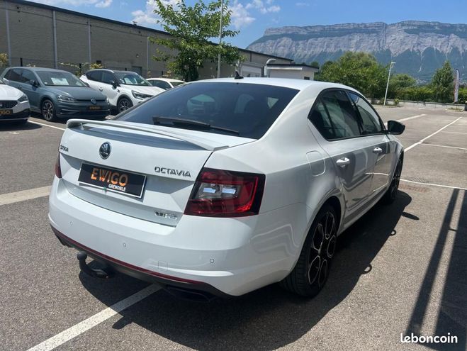 Skoda Octavia 2.0L TSI 245CH RS APPLE CARPLAY   CAMERA Blanc de 2018