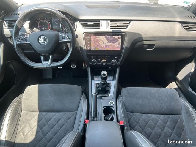 Skoda Octavia 2.0L TSI 245CH RS APPLE CARPLAY   CAMERA Blanc de 2018
