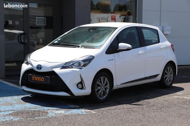 Toyota Yaris 1.5 VVTI 100H 75 HYBRID FULL-HYBRID DYNA Blanc de 2017