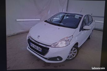  Voir détails -Peugeot 208 BUSINESS R 1.5 BLUEHDI 100CH S&S ACTIVE  à Villefranche-sur-Sane (69)