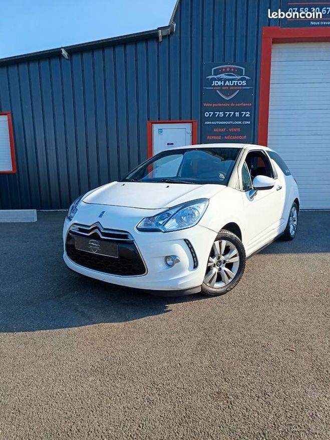 Citroen DS3 1.6 HDi 92 CV FINITION SPORT DISTRIBUTIO Blanc de 2011