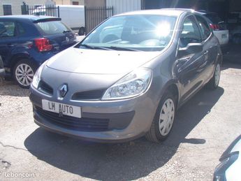  Voir détails -Renault Clio III 1.2 16V 75 AUTHENTIQUE 3P à Gagny (93)