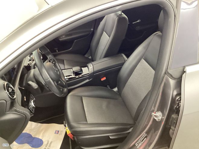 Mercedes Classe CLA ng Brake 180 d 7G-DCT Gris Clair de 2019
