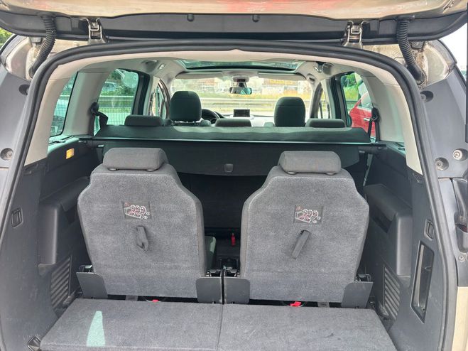 Peugeot 5008 (2) 1.6 HDI 115 STYLE 7PL GPS FULL ENTRE Gris fonc de 2013