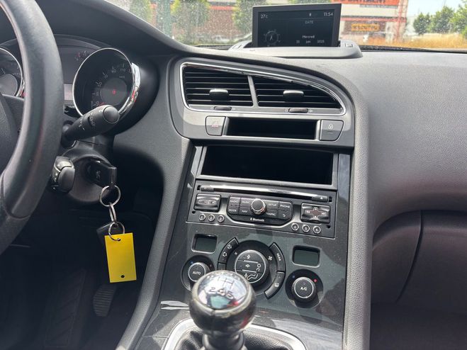 Peugeot 5008 (2) 1.6 HDI 115 STYLE 7PL GPS FULL ENTRE Gris fonc de 2013