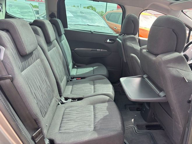 Peugeot 5008 (2) 1.6 HDI 115 STYLE 7PL GPS FULL ENTRE Gris fonc de 2013
