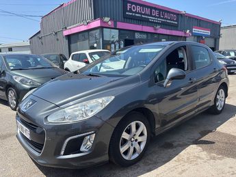  Voir détails -Peugeot 308 (2) 1.6 E-HDI 110 FAP BLUE LION ALLURE B à Coignires (78)