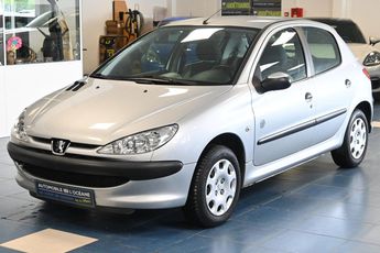  Voir détails -Peugeot 206 1.1i Pop Art Clim à Saint-Saturnin (72)