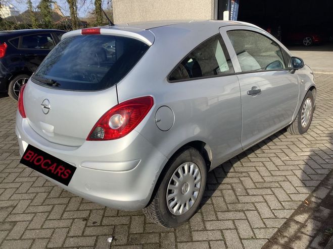 Opel Corsa 1.2 Selection Blanc Laqu de 2010