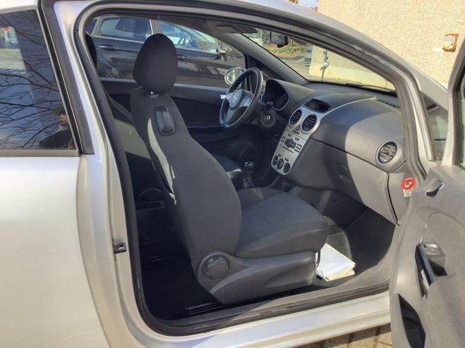 Opel Corsa 1.2 Selection Blanc Laqu de 2010