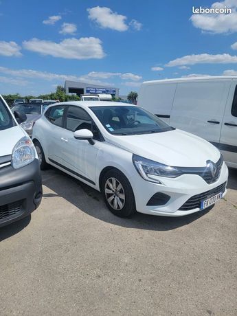  Voir détails -Renault Clio Nouvelle St Air Nav Blue dCI 85 à Oiry (51)