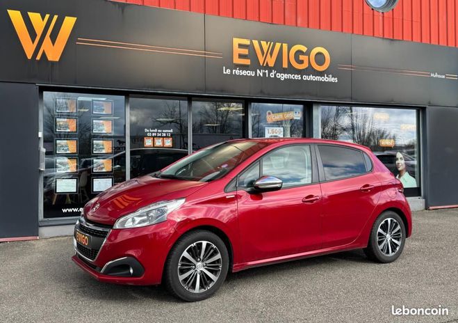 Peugeot 208 1.2 PURETECH 82ch STYLE COURROIE DISTRI  Rouge de 2018