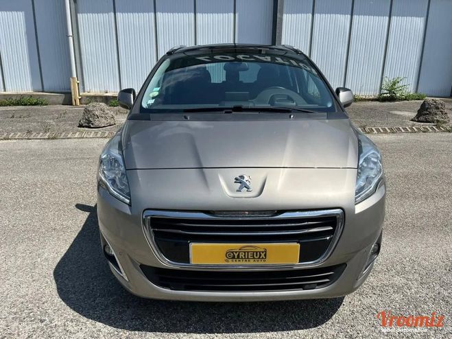 Peugeot 5008 1.6 BLUEHDI 120 ALLURE S&S Gris de 2016