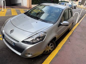  Voir détails -Renault Clio III 1.2 16V 75CH TOM LIVE 5P à Cannes (06)