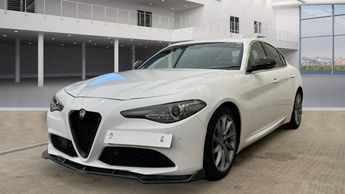  Voir détails -Alfa romeo Giulia 2.2 JTD 180CH LUSSO AT8 à Voreppe (38)