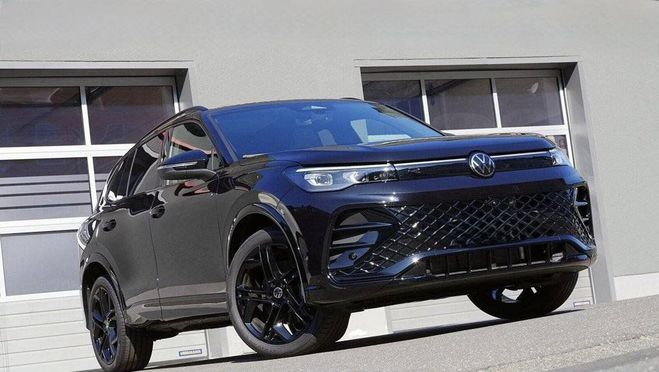 Volkswagen Tiguan R-Line 1.5e Hybrid BlackStyle, Deep Black de 2025