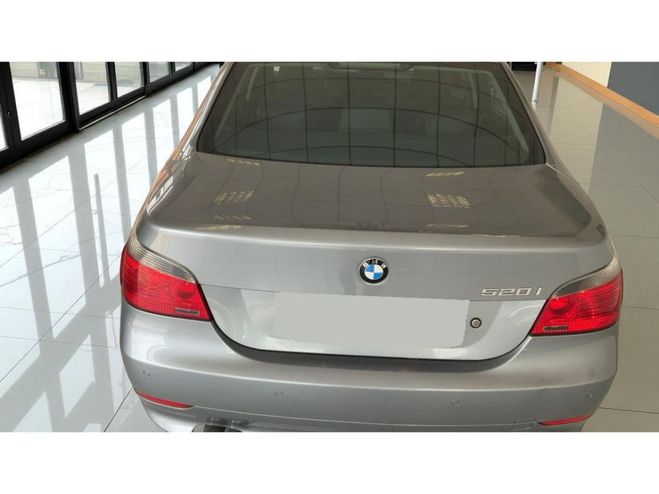 BMW Serie 5 520i E60 6 CYLINDRES 2.2 170 PACK LUXE / Gris de 2003