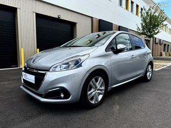  Voir détails -Peugeot 208 1.2 STYLE 82ch 5P 1RE MAIN à Fresnes (94)