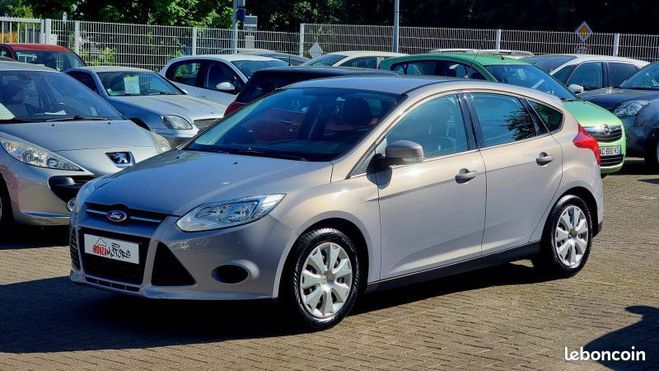 Ford Focus 1.6 16V 105CH TREND 4P Gris de 2011