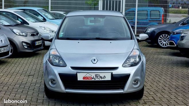 Renault Clio III 1.5 DCI 90CH DYNAMIQUE TOMTOM 5P Gris de 2011