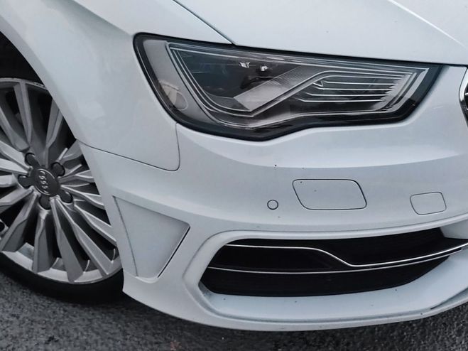 Audi A3 Sportback 1.4 TFSI 204CV e-tron S-LINE S Blanc de 2017
