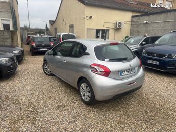  Voir détails -Peugeot 208 1.4 hdi 68ch bvm5 active à Metz (57)