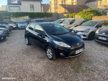  Voir détails -Ford Fiesta Ford, 1.6 TDCI 95 CH TITANIUME à Metz (57)