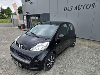 Voir détails -Peugeot 107 1.0i 68cv Urban 3p à Saint-Jean-de-Linires (49)