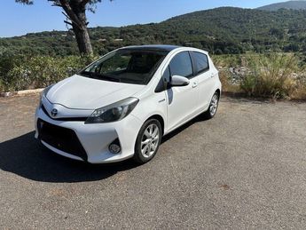  Voir détails -Toyota Yaris HSD 100H GRAPHIC 5P à Sainte-Maxime (83)