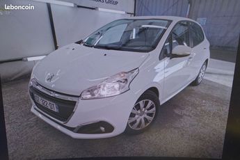  Voir détails -Peugeot 208 AFFAIRE 1.6 BLUEHDI 100CH PACK CLIM NAV  à Villefranche-sur-Sane (69)