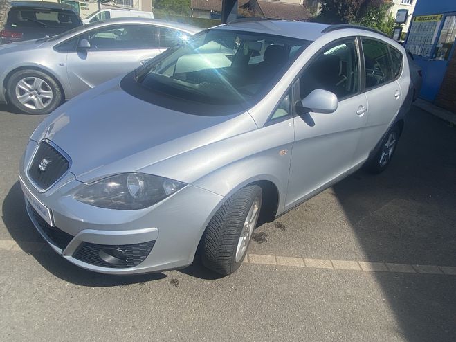 Seat Altea Xl 1.6 TDI 105 ch FAP CR Sport Gris clair de 2012