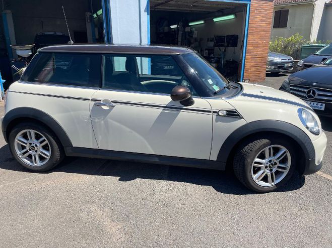 Mini Mini 122 CH COOPER GREEN PACK BLANC de 2012