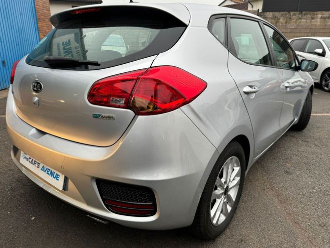 Kia Ceed 1.6 CRDi 136 ch ISG Active Grise de 2015