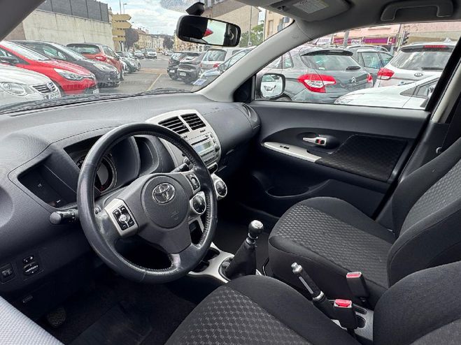 Toyota Urban Cruiser  90 D-4D FAP 2WD Life INC. de 2009