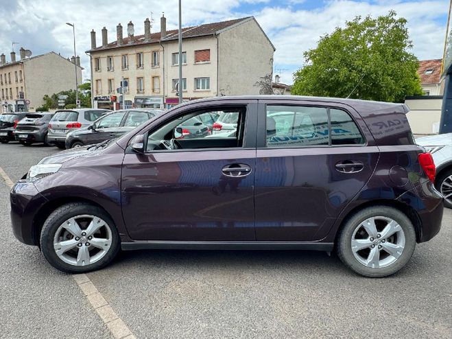 Toyota Urban Cruiser  90 D-4D FAP 2WD Life INC. de 2009