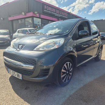  Voir détails -Peugeot 107 (2) 1.0 68 URBAN MOVE CLIM 5P 90000KM GA à Coignires (78)
