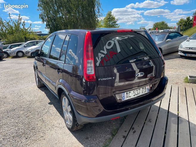 Ford Fusion 1.4 tdci 68ch plus 5p Rouge de 2009
