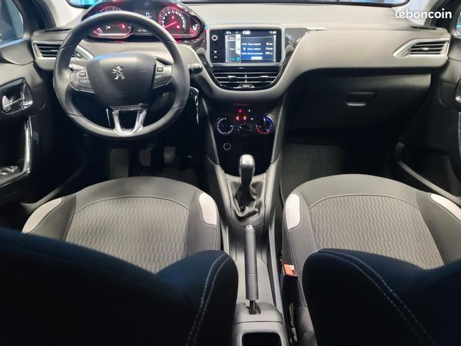 Peugeot 208 1.2 PureTech 82ch ACTIVE Noir de 2014
