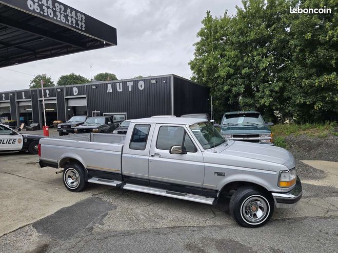 Ford F150 F 5.0 V8 extended cab 6 places Hard top  Gris de 1992