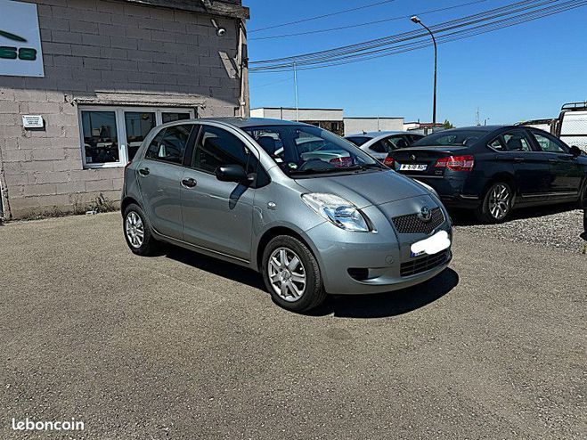 Toyota Yaris 69 VVT-I CREATION 5P Gris de 2008