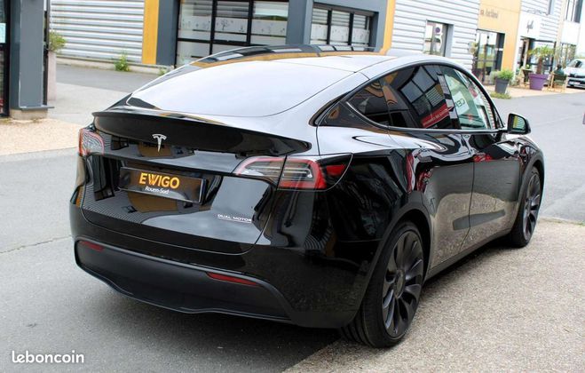 Tesla Model Y ELECTRIC 515 211PPM 75KWH PERFORMANCE 4W Noir de 2024