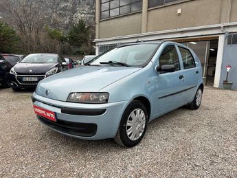  Voir détails -Fiat Punto 1.2 16V 80CH EMOTION 5P / DISTRIBUTION/  à Moirans (38)
