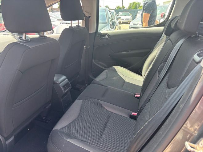 Peugeot 308 (2) 1.6 E-HDI 110 FAP BLUE LION ALLURE B Gris fonc de 2013