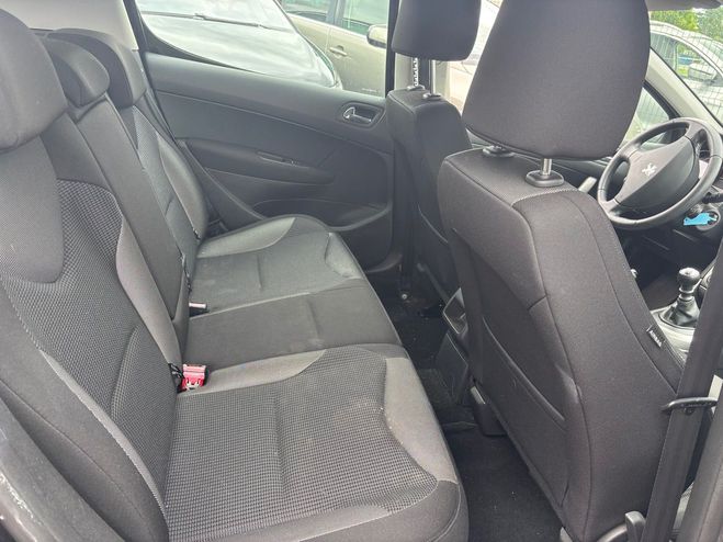 Peugeot 308 1.6 HDI 90 BUSINESS 5P BELLE Noir de 2011